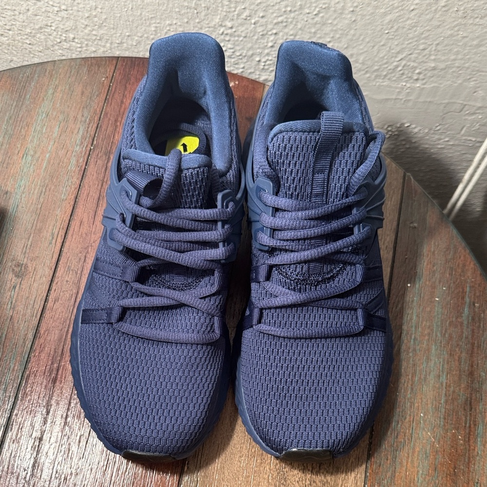 Blue Athletic Sneakers….Abboos women slip on sneakers.